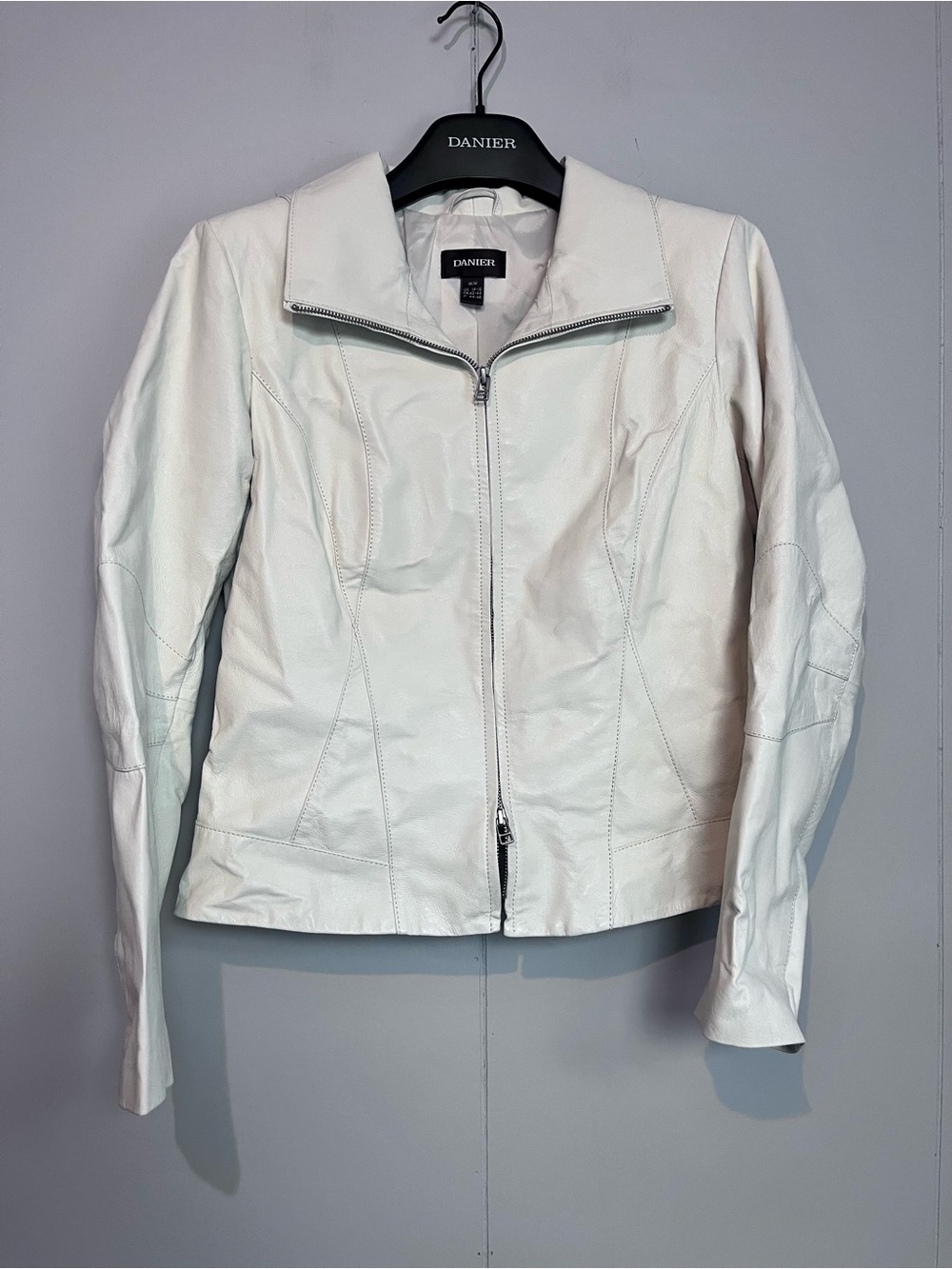 Danier Genuine Leather Jacket Women’s Medium Cream White Moto Zip Front